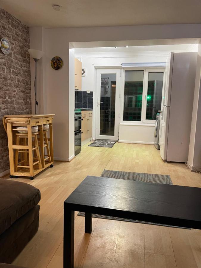 Poolside Appartement Peacehaven Buitenkant foto