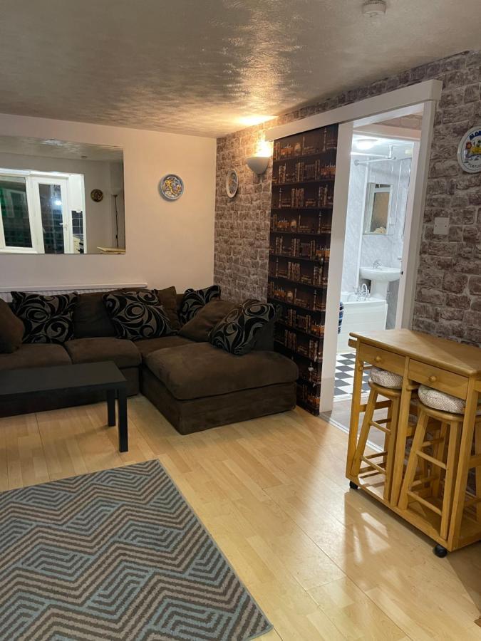 Poolside Appartement Peacehaven Buitenkant foto